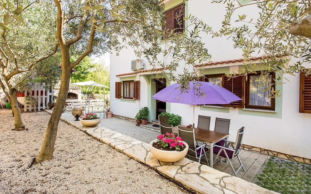 Apartments Frgacic Baska
