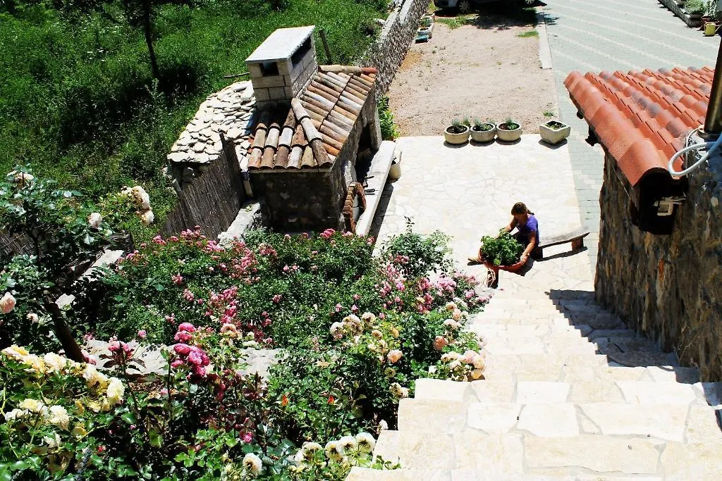 Apartments Frgacic Baska