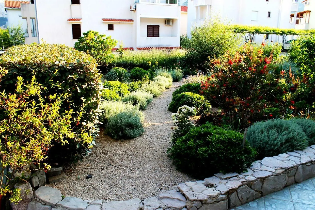 Apartments Frgacic Baska