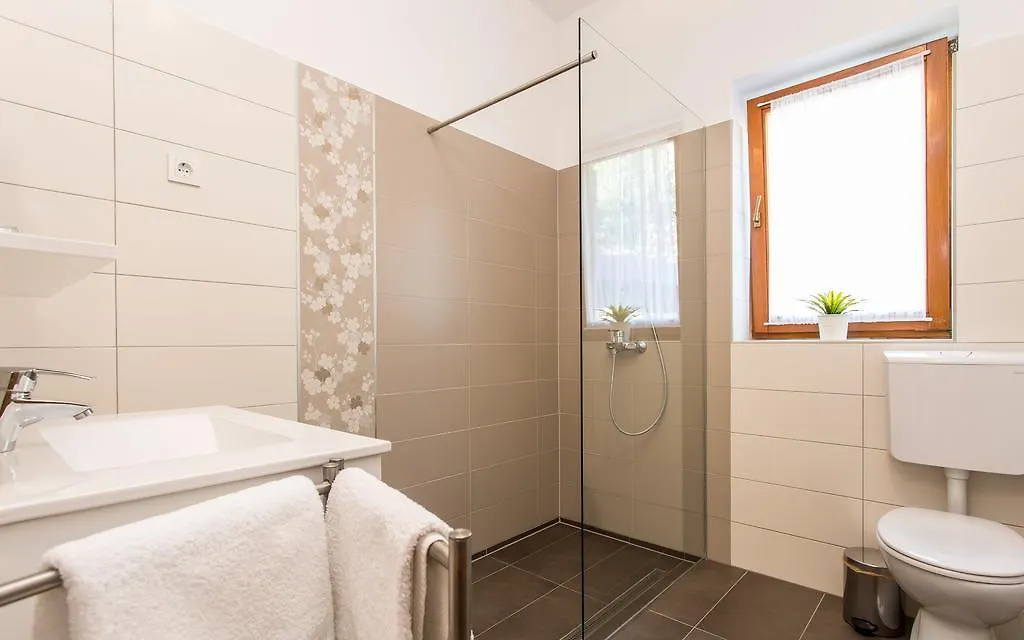 Apartments Frgacic Baska