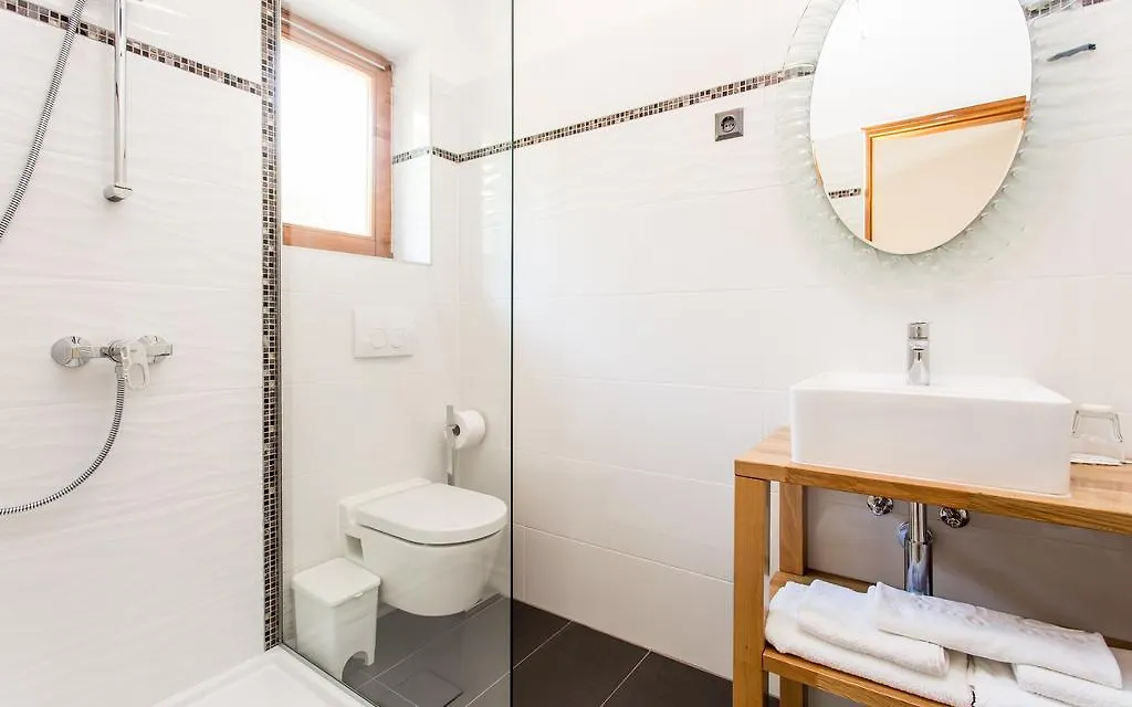 Apartments Frgacic Baska
